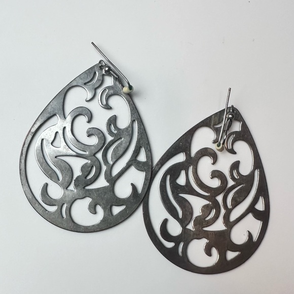Earrings - Picture 1 of 1